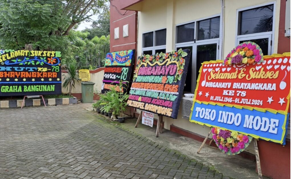 Ucapan Selamat Hari Bhayangkara Ke – 78 Hiasi Polsek Tamalate