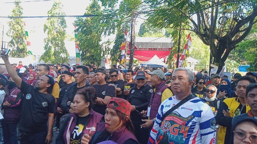 Relawan Ancha Community Makassar Dampingi Pasangan MULIA Mndaftar Ke KPU Makassar
