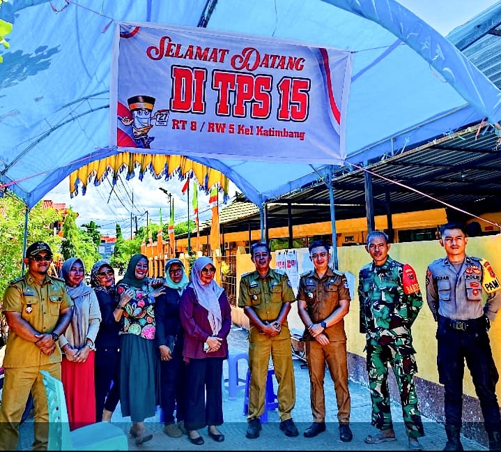 Camat Bersama Sekcam Dan Lurah Mendampingi Kadis Kesehatan Kota Makassar Memantau Penyelenggaraan Pilkada Di Kelurahan Katimbang