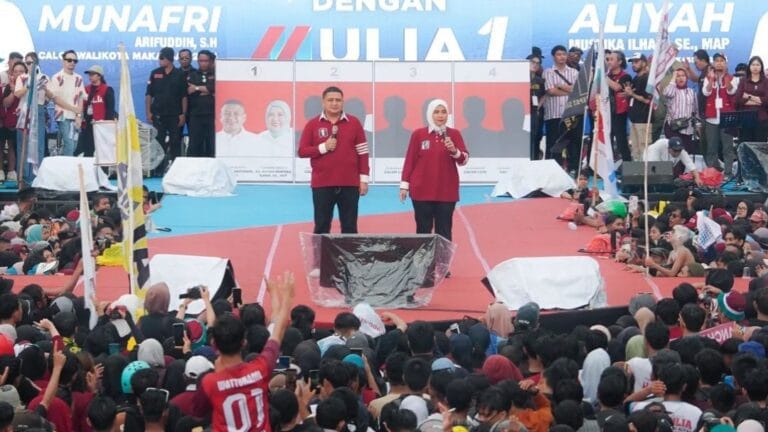 Puluhan Ribu Penuhi Warga Makassar Hadiri Kampanye Akbar Pasangan Mulia