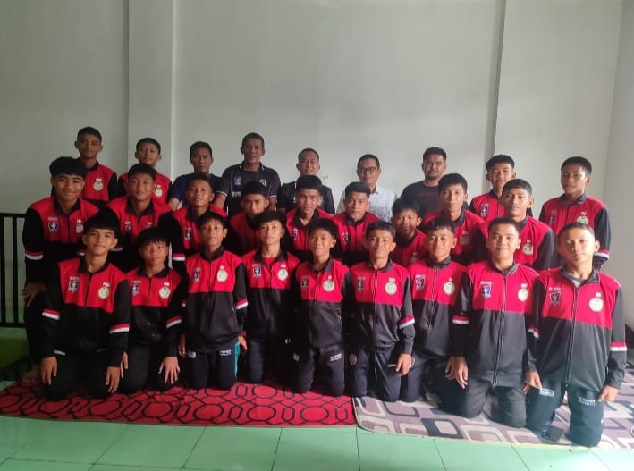 Yusdal Mewakili Ketum Asprov PSSI Sulawesi Selatan Melepas Tim Sepakbola PS Luwu Belopa