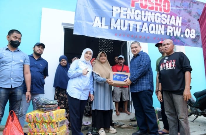 Walikota Makassar Terpilih 2025-2030, Munafri Arifuddin Bersama Wakilnya Salurkan Bantuan untuk Korban Banjir di Kelurahan Manggala