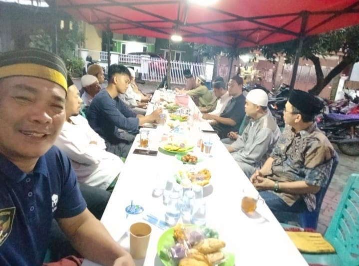 Buka Puasa di Masjid Nur Intan Lestari, Serasa di “Panker”