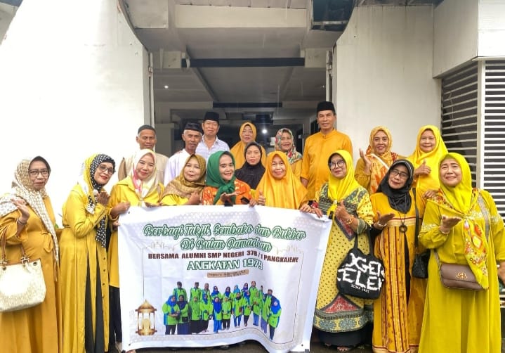 Alumni SMP Negeri 1 Pangkep Angkatan 1979 Buka Puasa Bersama dan Bakti Sosial