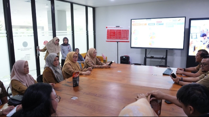 Ketua TP PKK Makassar Melinda Aksa Tinjau Inkubator UMKM, Apresiasi Produk Masuk Program Makan Bergizi Gratis
