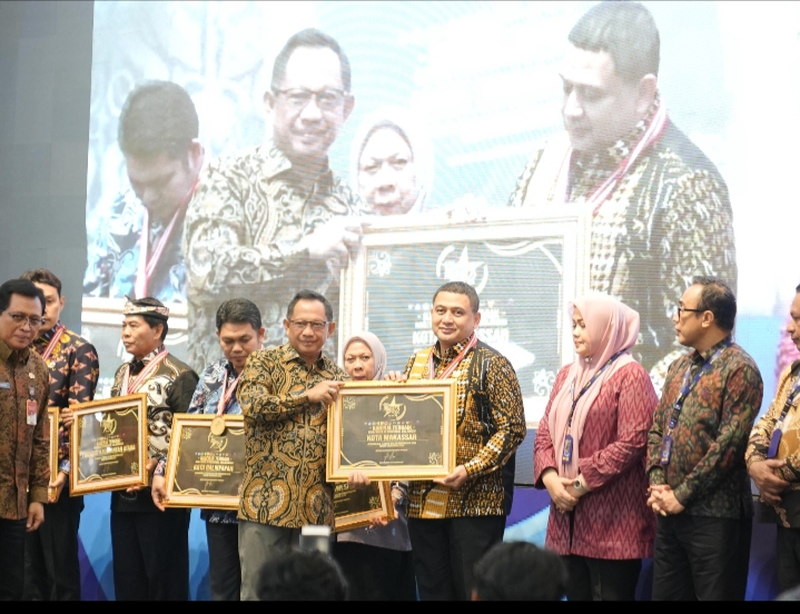Pemkot Makassar Raih Penghargaan di SPM Awards 2025 dari Kemendagri