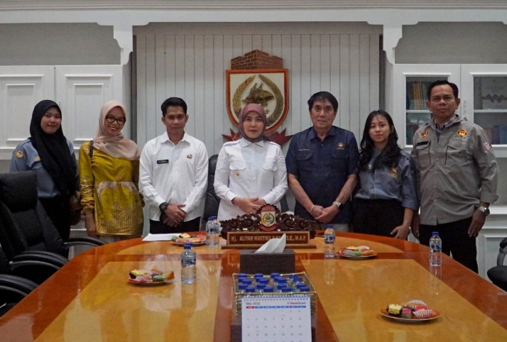 Aliyah Mustika Ilham Dukung Semangat Juang Mahasiswa Unhas di Kejurnas Kempo