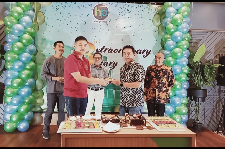 Hotel Premier Makassar Rayakan HUT ke-3 dengan Tema “Extraordinary”