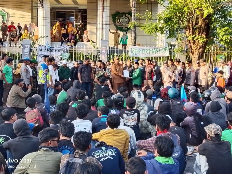 Maros Jadi Contoh Demokrasi Sehat: Aksi Damai Berjalan Tanpa Ricuh