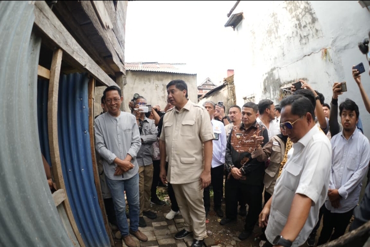 Munafri-Aliyah, Mendagri dan Menteri PKP Kunjungi Enam Rumah Warga di Pampang Berikan Bantuan