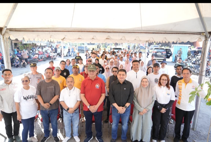 Camat Tamalanrea Dampingi Wali Kota Makassar pada Penanaman 1.000 Pohon Tabebuya