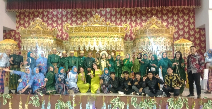 Resepsi Pernikahan Andi Fazzar Fardian Syah dan Mirna Aqifani Berlangsung Meriah dan Penuh Kehangatan