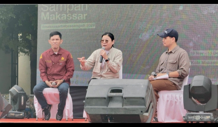 Masyarakat Kepulauan Sangkarrang Antusias Ikuti Kegiatan DLH “Jelajah Sampah”
