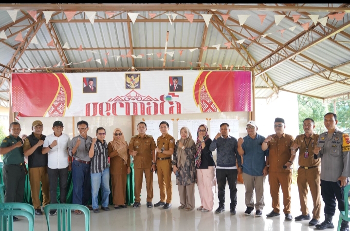 Juliaman, S.Sos didampingi Sekcam dan kasi Trantib Kecamatan Biringkanaya Melakukan Pemantauan langsung di Sejumlah Tempat Pemungutan Suara (TPS)
