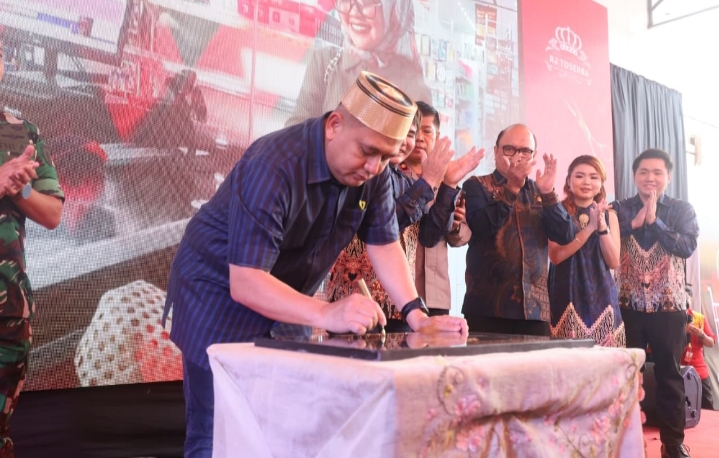 Wali Kota Makassar Resmikan RJ Toserba, Appi: Bukti Kota Kita Tetap Ramah Investasi