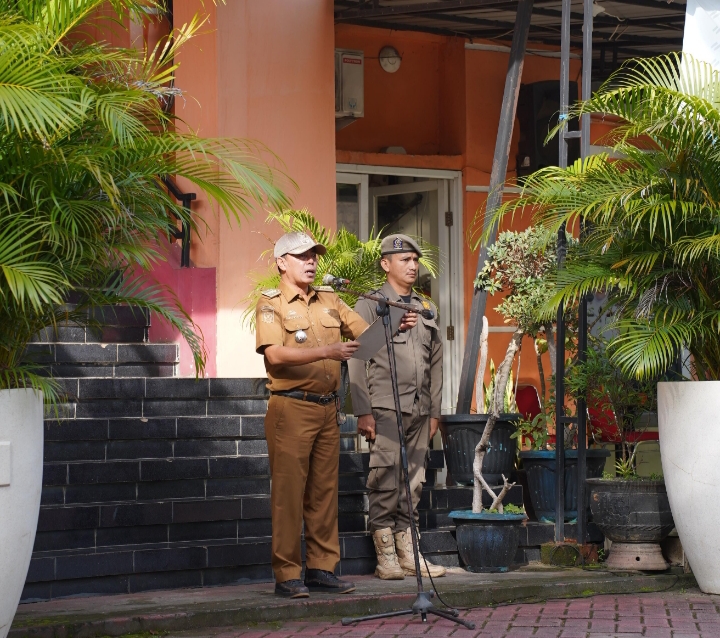 Camat Biringkanaya Pimpin Upacara Bendera, Tekankan Disiplin dan Peningkatan Kinerja Aparatur