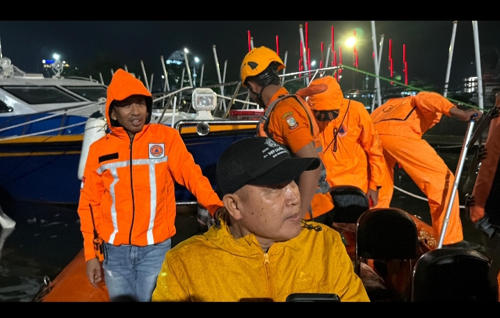 TRC BPBD Makassar Bersama Camat Sangkarrang dan Lurah Kodingareng Bergerak Cepat Tindaklanjuti Aduan Abrasi Pantai