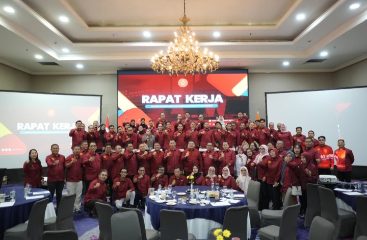 Di Raker IKA FH Unhas, Munafri Tekankan Pentingnya Database dan Program Berkelanjutan