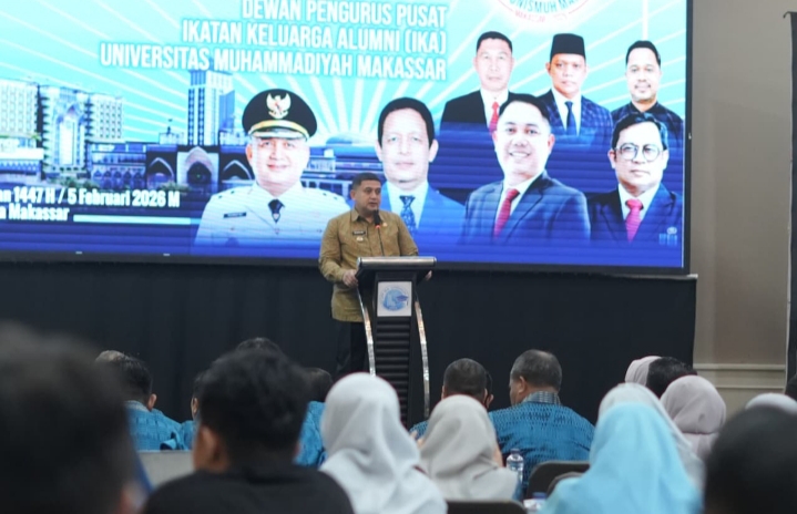 Hadiri Pelantikan IKA Unismuh, Munafri Tekankan Kolaborasi Atasi Tantangan Pendidikan Kota