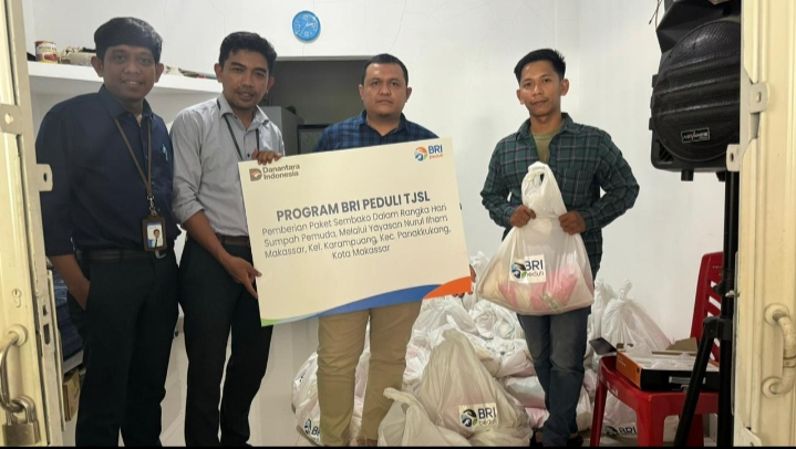 BRI Cabang Panakkukang Salurkan 2.500 Paket Sembako untuk Warga Lewat Program BRI Peduli