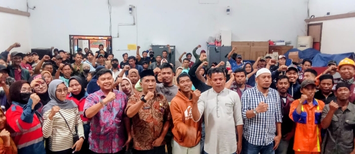 Camat Mariso Andi Syahrir Mappatoba,SE. Kumpulkan Satgas Kebersihan, Perkuat Silaturahmi di Bulan Suci Ramadan 1447 H.