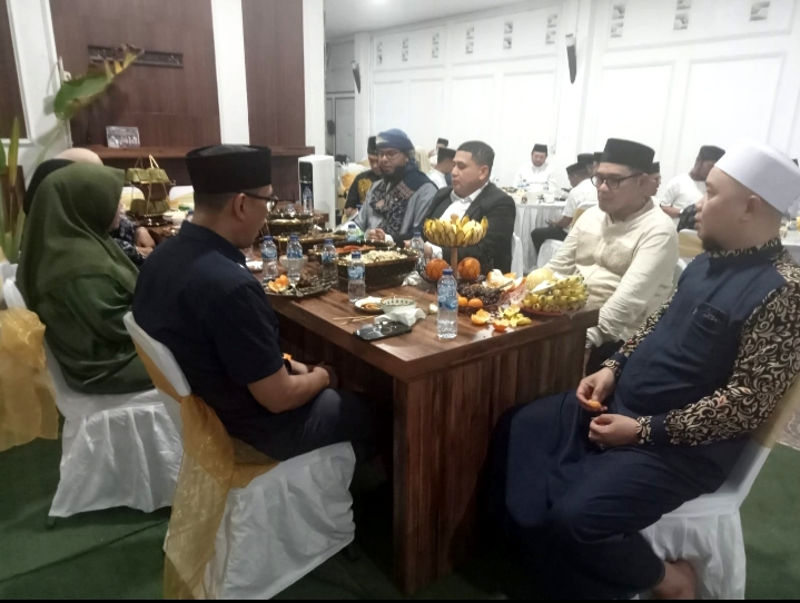 Buka Puasa Bersama Keluarga Adi Rasyid Ali dan Hj. Irmawati Zainuddin, Dihadiri Wali Kota Makassar