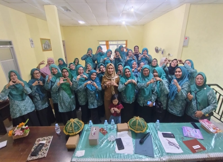 Pererat Silaturahmi dan Kekompakan, PKK Kelurahan Bakung Gelar Pertemuan Bulanan dan Arisan