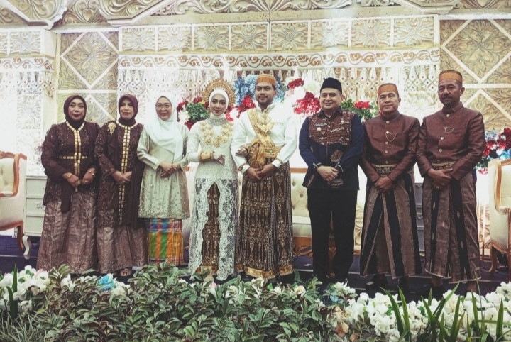 Wali Kota Makassar Bersama Hj Melinda Aksa Hadiri Akad Nikah Putra Camat Kepulauan Sangkarrang di Menara Bosowa