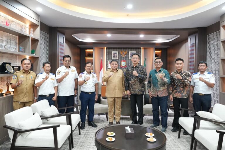 Wali Kota Makassar-Direktur Sinar Jaya Bahas Sistem Bus Kota Jalur Kawasan Kampus dan Pusat Aktivitas