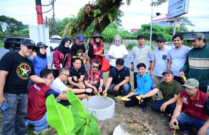 Bersama PLT Dirut PDAM,Camat Biringkanaya,Serta DLH Kota Makassar DPK KNPI Biringkanaya Gaungkan Aksi Hijau, Penanaman Pohon hingga Pembuatan TEBA di Kelurahan Pai