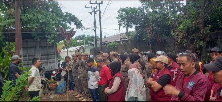 Penertiban 16 Lapak di Fasum Barawajah, Kecamatan Panakkukang Pulihkan Akses Jalan Samping Tol