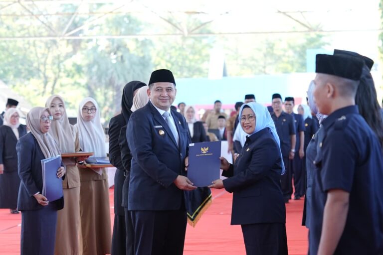 Munafri-Aliyah Minta Kepsek Jadi Teladan dan Jaga Integritas