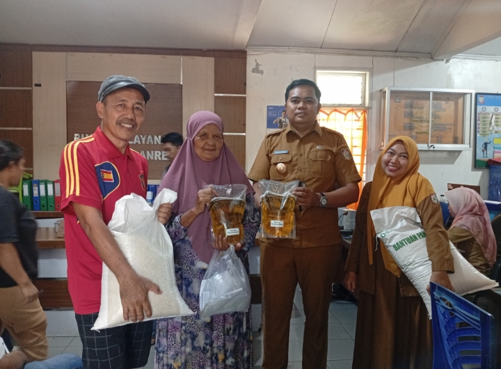 Lurah Tamalanrea Salurkan Bantuan Pangan untuk 362 Keluarga Penerima Manfaat