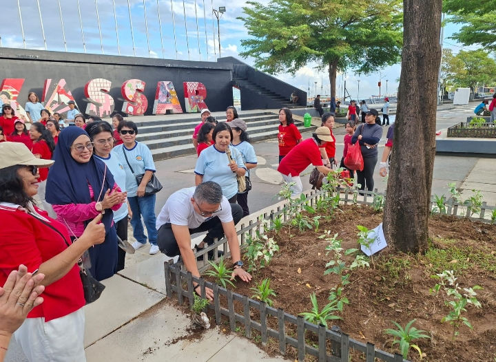 DLH Kota Makassar Dorong Kolaborasi Masyarakat dalam Upaya Penghijauan