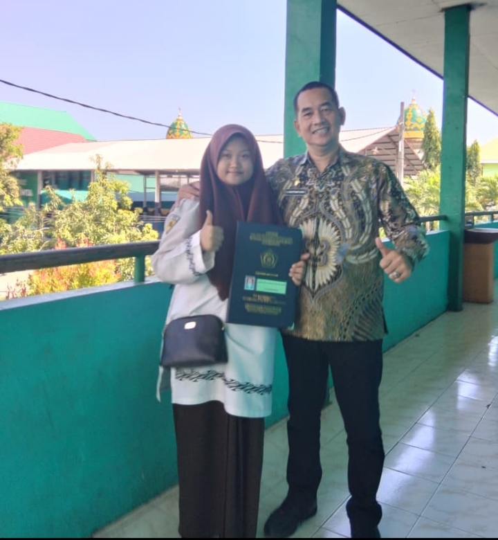 Sekdis PU Kota Makassar Jadi Inspirasi, Andi Mappanyukki Bangga Putrinya Raih Prestasi di MTs
