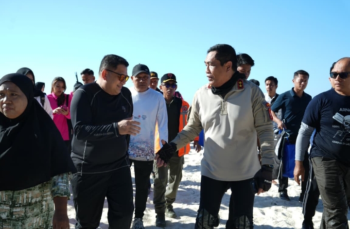 Kunjungi Pulau Terluar Makassar, Appi dan Kapolda Sulsel Perkuat Kepedulian untuk Warga Sangkarrang