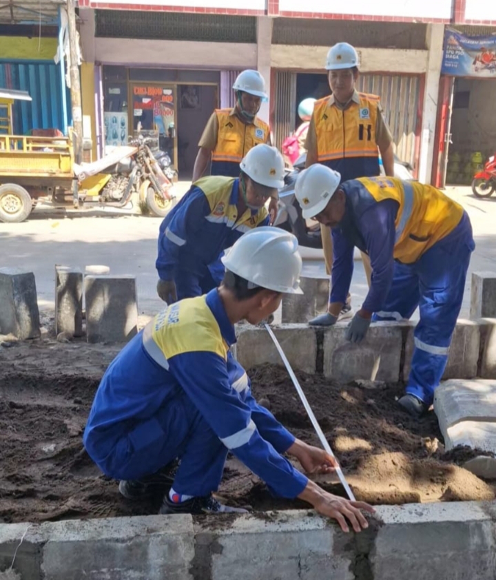 Dinas PU Benahi Trotoar Jalan Tinumbu, Kembalikan Hak Pejalan Kaki dan Optimalkan Drainase