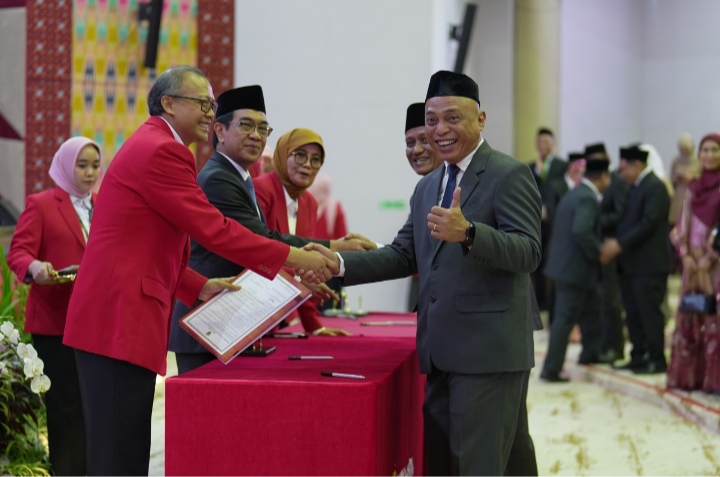Lantik 122 Pejabat Baru, Rektor Unhas: Perkuat Konsolidasi Menuju Universitas Berkelas Dunia