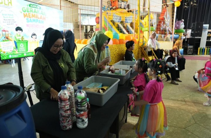 DLH Makassar Kenalkan Pemilahan Sampah Sejak Dini pada Peringatan Hari Anak Nasional