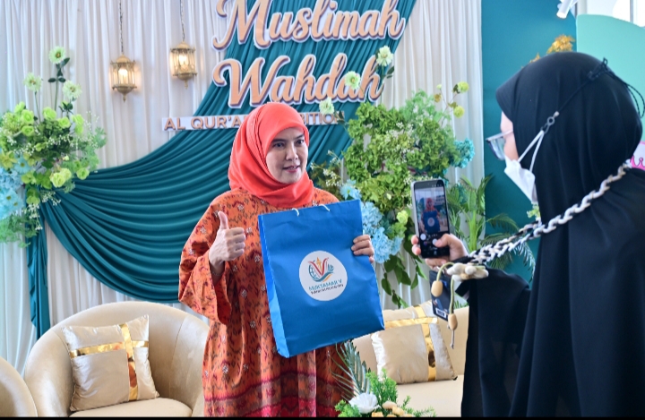 Wakil Wali Kota Makassar Serahkan Bantuan Pangan Gratis pada Rangkaian Muktamar V Wahdah Islamiyah