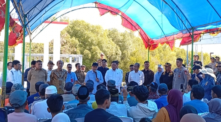 Lurah Untia Andi Tossa Dampingi Rangkaian Kunjungan Menko Pangan RI di Kampung Nelayan Merah Putih