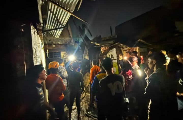 KEBAKARAN LANDA KANDEA MAKASSAR, 37 RUMAH TERDAMPAK DAN 245 JIWA DALAM PENANGANAN