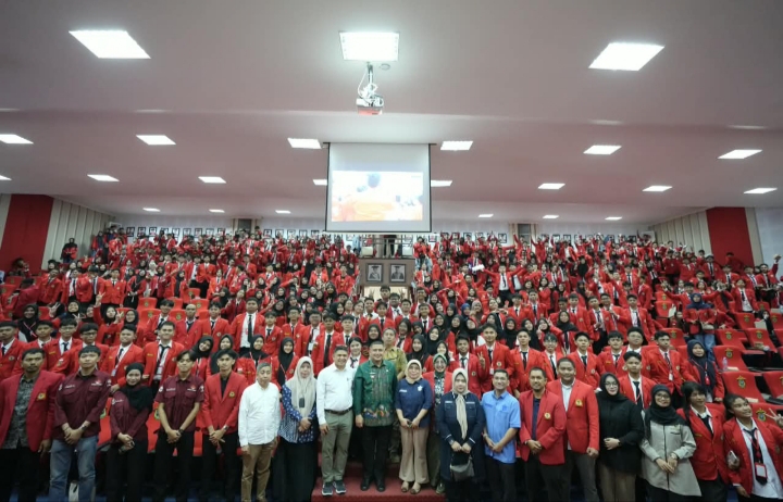 Bekali Maba FH Unhas, Appi: Mari Bergerak Bersama dari Ruang Kuliah ke Ruang Kebijakan
