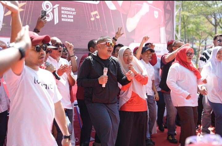 Porseni HUT ke-81 RI di Pemkot, Appi-Melinda Tutup dengan Duet Lagu “Kamu Gak Sendiri” dan “Bento”