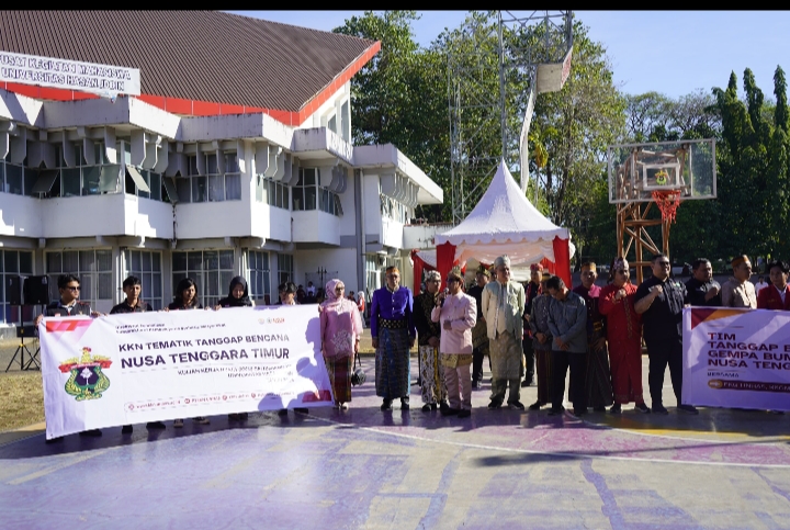 Rektor Unhas Lepas KKN Tanggap Bencana dan Tim Bantuan Medis ke NTT