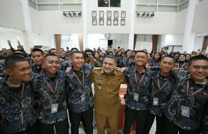 Wali Kota Appi Apresiasi 70 Paskibraka Makassar: Disiplin dan Kekompakan Jadi Modal Masa Depan