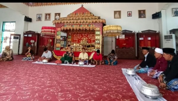 Tak Temukan Titik Temu Konflik Agraria di Jalur Formal, Petani Laoli Mengadu ke Kedatuan Luwu