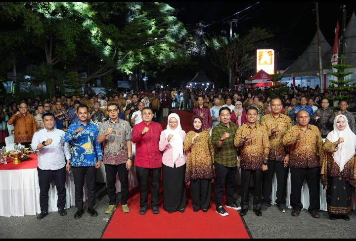 Malam Puncak Pesta Rakyat Kecamatan Tallo, Wali Kota Makassar Apresiasi Kemajuan di Kecamatan Tallo