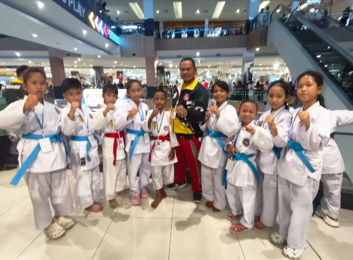 Dojo SD Inpres Manuruki 1 Makassar Sabet 9 Medali di Kejuaraan Karate Antar Pelajar se-Maminasata