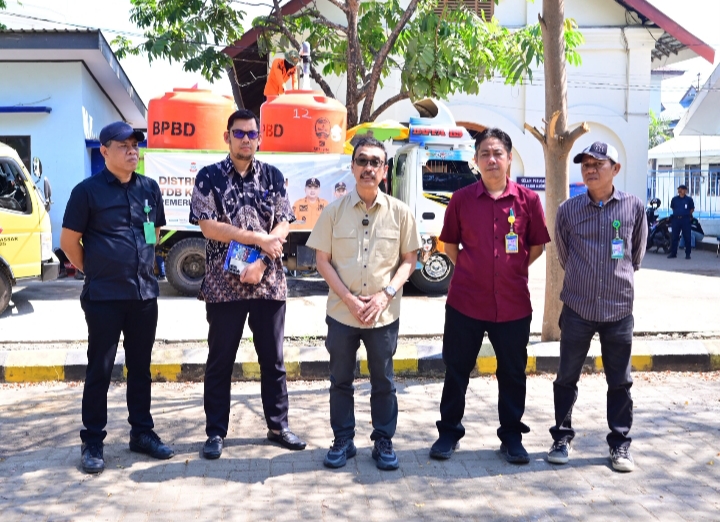 Bersama BPBD hingga TNI-Polri, PDAM Makassar Salurkan 2.550 M³ Air Bersih ke Warga Terdampak Kekeringan